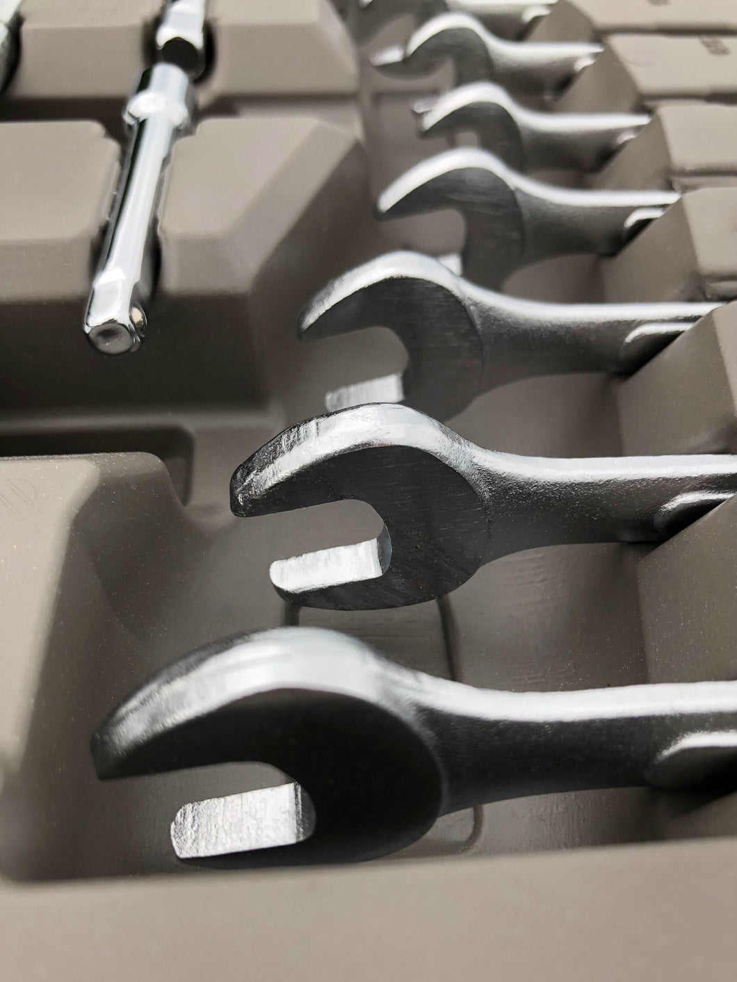 95 Piece Mechanics Tool Set in Metric and SAE for Small Engine, Mechanical and General Repairs